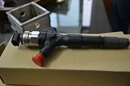 Форсунка Toyota Hilux Surf KDN215W 1KD 23670-30400, 23670-0L090